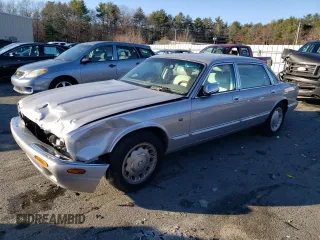 2000 Jaguar XJ Vanden Plas with VIN SAJDA24C7YLF17289, listed as a Copart auction lot 81923924 with 42,689 mi miles and Clean title. Bid and sale history available at DreamBid. Image 1.