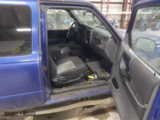 2004 Ford Ranger XL Fleet with VIN 1FTZR45EX4PB52616, listed as a IAAI auction lot 41663538 with 183,550 mi miles. Bid and sale history available at carsss.com. Image 5.
