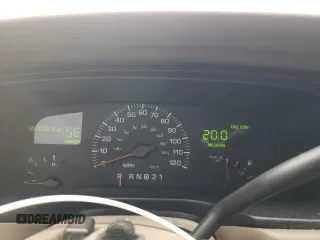 2001 Lincoln Town Car Cartier L z VIN 1LNHM85W11Y610538, wystawiony jako Copart lot #47881055 z przebiegiem 139 032 mil mil oraz Szkoda całkowita • Salvage title. Historia ofert i sprzedaży dostępna na DreamBid. Obrazek 9.
