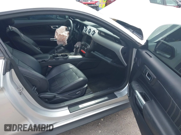 2016 Ford Mustang EcoBoost z VIN 1FA6P8TH5G5305096, wystawiony jako IAAI lot #41908211 z przebiegiem 106 585 mil mil oraz . Historia ofert i sprzedaży dostępna na DreamBid. Obrazek 5.