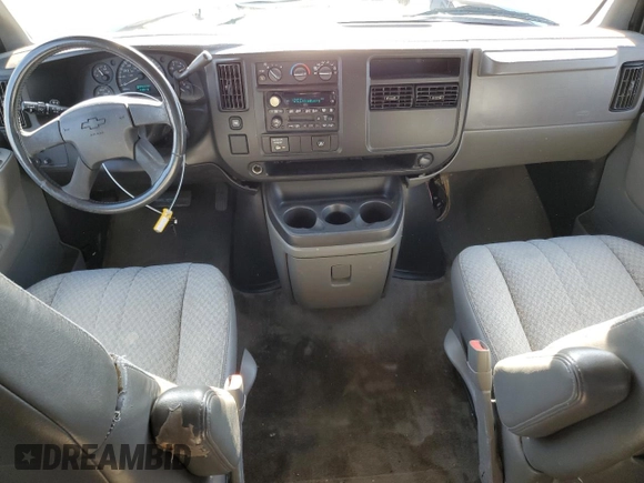 2005 Chevrolet Express Passenger with VIN 1GAHG39U851114716, listed as a Copart auction lot 49903085 with 148,670 mi miles and Clean title. Bid and sale history available at DreamBid. Image 8.