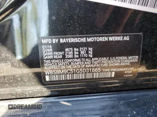 2016 BMW M3 z VIN WBS8M9C51G5D31665, wystawiony jako Copart lot #56202635 z przebiegiem 75 785 mil mil oraz Szkody całkowita. Historia ofert i sprzedaży dostępna na DreamBid. Obrazek 12.