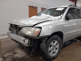 2006 Toyota Highlander w/3rd Row with VIN JTEEP21A160150739, listed as a IAAI auction lot 41347329 with 227,627 mi miles. Bid and sale history available at carsss.com. Image 6.