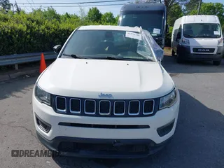 2018 Jeep Compass Sport with VIN 3C4NJCAB1JT151759, listed as a IAAI auction lot 41896340 with 121,804 mi miles. Bid and sale history available at carsss.com. Image 12.