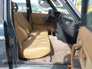 1990 Volvo 240 z VIN YV1AA8854L1871654, wystawiony jako IAAI lot #42004030 z przebiegiem 393 708 mil mil oraz . Historia ofert i sprzedaży dostępna na DreamBid. Obrazek 5.