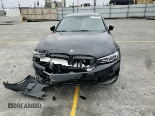2023 BMW 3 Series 330i z VIN 3MW69FF05P8D51932, wystawiony jako Copart lot #54539205 z przebiegiem Nie podano mil oraz Szkoda całkowita • Salvage title. Historia ofert i sprzedaży dostępna na DreamBid. Obrazek 13.