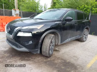 2023 Nissan Rogue SV z VIN JN8BT3BA7PW421121, wystawiony jako IAAI lot #42335059 z przebiegiem 57 866 mil mil oraz . Historia ofert i sprzedaży dostępna na DreamBid. Obrazek 18.