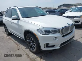 2015 BMW X5 xDrive35d z VIN 5UXKS4C57F0N09608, wystawiony jako IAAI lot #42037628 z przebiegiem 126 014 mil mil oraz . Historia ofert i sprzedaży dostępna na DreamBid. Obrazek 1.