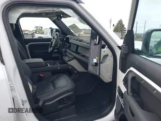 2020 Land Rover Defender HSE z VIN SALE9EEUXL2025865, wystawiony jako IAAI lot #41188195 z przebiegiem 29 756 mil mil oraz . Historia ofert i sprzedaży dostępna na DreamBid. Obrazek 5.
