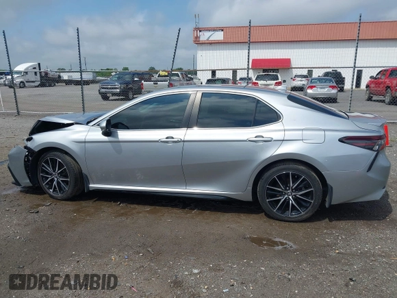 2021 Toyota Camry SE Nightshade with VIN 4T1T11AK3MU542610, listed as a IAAI auction lot 39350024 with 71,086 mi miles and . Bid and sale history available at DreamBid. Image 14.