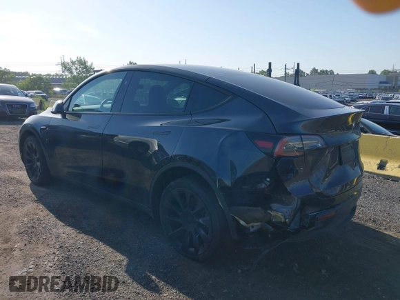 2024 Tesla Model Y z VIN 7SAYGDED8RF158878, wystawiony jako IAAI lot #42514586 z przebiegiem 18 594 mil mil oraz . Historia ofert i sprzedaży dostępna na DreamBid. Obrazek 3.