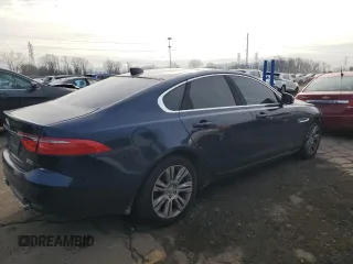 2016 Jaguar XF 35t Premium with VIN SAJBJ4BVXGCY17525, listed as a Copart auction lot 81242094 with 115,319 mi miles and Clean Title. Bid and sale history available at carsss.com. Image 3.