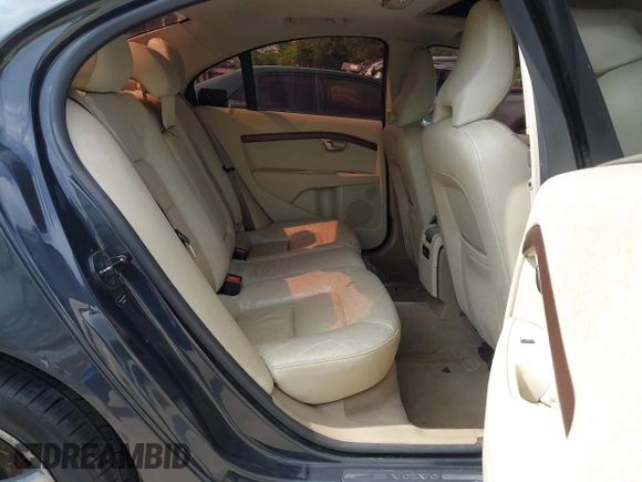2011 Volvo S80 3.2L with VIN YV1952AS1B1138075, listed as a IAAI auction lot 41918597 with 192,441 mi miles. Bid and sale history available at carsss.com. Image 8.