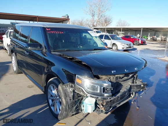 2017 Ford Flex Limited with VIN 2FMGK5D85HBA00992, listed as a IAAI auction lot 41398888 with 121,000 mi miles. Bid and sale history available at carsss.com. Image 1.