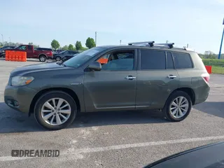2009 Toyota Highlander Hybrid Limited with VIN JTEEW44A792032987, listed as a IAAI auction lot 42060184 with 258,761 mi miles. Bid and sale history available at carsss.com. Image 14.