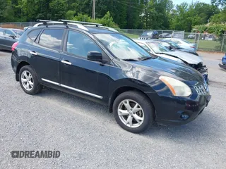 2011 Nissan Rogue SV z VIN JN8AS5MV5BW280830, wystawiony jako IAAI lot #42424399 z przebiegiem 227 361 mil mil oraz . Historia ofert i sprzedaży dostępna na DreamBid. Obrazek 1.