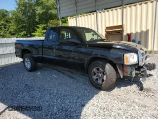 2006 Dodge Dakota SLT z VIN 1D7HE42N36S523634, wystawiony jako Copart lot #62717474 z przebiegiem 72 295 mil mil oraz Szkoda całkowita • Salvage title. Historia ofert i sprzedaży dostępna na DreamBid. Obrazek 4.