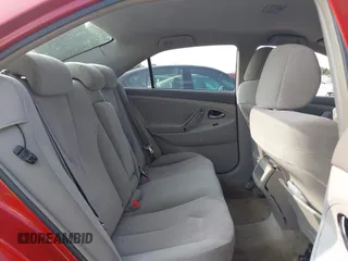 2011 Toyota Camry LE z VIN 4T1BF3EKXBU145752, wystawiony jako IAAI lot #40278431 z przebiegiem 174 130 mil mil oraz . Historia ofert i sprzedaży dostępna na DreamBid. Obrazek 8.