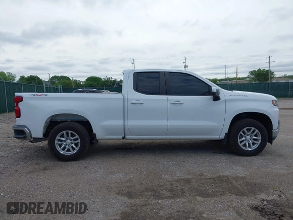 2020 Chevrolet Silverado 1500 LT with VIN 1GCRYDED5LZ261062, listed as a IAAI auction lot 42123904 with 115,407 mi miles. Bid and sale history available at carsss.com. Image 13.