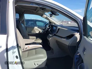 2019 Toyota Sienna XLE Auto Access Seat с VIN 5TDYZ3DC1KS966808, выставлен на аукционе IAAI как лот 41651448 с пробегом 53 790 миль миль и . История ставок и продаж доступна на DreamBid. Изображение 5.