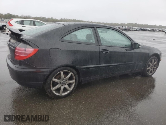 2002 Mercedes-Benz C 230/260/280/320 with VIN WDBRN47J32A299381, listed as a Copart auction lot 84568814 with 189,384 mi miles and Clean Title. Bid and sale history available at DreamBid. Image 3.