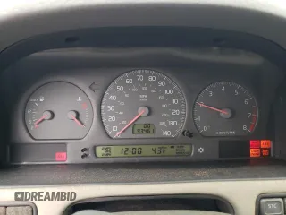 2001 Volvo C70 с VIN YV1NC56DX1J022713, выставлен на аукционе Copart как лот 49164995 с пробегом 93 461 миль миль и Чистый • Clean title. История ставок и продаж доступна на DreamBid. Изображение 9.