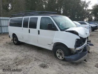 2006 Chevrolet Express Passenger with VIN 1GAHG39U261182933, listed as a Copart auction lot 43815515 with 369,854 mi miles and Salvage Title. Bid and sale history available at carsss.com. Image 4.