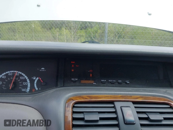 2000 Toyota Avalon XL with VIN 4T1BF28B8YU072752, listed as a IAAI auction lot 42202327 with Not Provided miles and . Bid and sale history available at DreamBid. Image 7.
