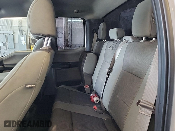 2018 Ford F-150 XL z VIN 1FTFX1E58JKF35180, wystawiony jako IAAI lot #42782023 z przebiegiem 105 516 mil mil oraz . Historia ofert i sprzedaży dostępna na DreamBid. Obrazek 32.