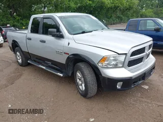 2015 Ram 1500 Outdoorsman z VIN 1C6RR7GMXFS660713, wystawiony jako IAAI lot #42376190 z przebiegiem 195 190 mil mil oraz . Historia ofert i sprzedaży dostępna na DreamBid. Obrazek 1.