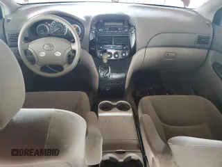 2005 Toyota Sienna CE z VIN 5TDZA23C85S377136, wystawiony jako Copart lot #58748565 z przebiegiem 215 919 mil mil oraz Czysty tytuł • Clean title. Historia ofert i sprzedaży dostępna na DreamBid. Obrazek 8.