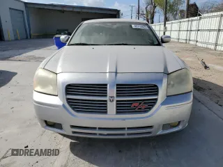 2006 Dodge Magnum R/T z VIN 2D4GV572X6H126376, wystawiony jako Copart lot #49714425 z przebiegiem 59 028 mil mil oraz Tytuł czysty. Historia ofert i sprzedaży dostępna na DreamBid. Obrazek 5.