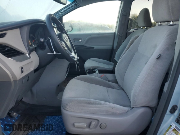 2015 Toyota Sienna LE AAS with VIN 5TDKK3DCXFS618196, listed as a Copart auction lot 52952755 with 157,513 mi miles and Clean Title. Bid and sale history available at carsss.com. Image 7.