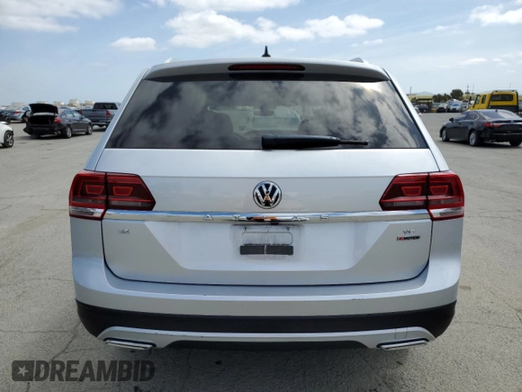 2018 Volkswagen Atlas SE z VIN 1V2LR2CAXJC560772, wystawiony jako Copart lot #53544725 z przebiegiem 70 282 mil mil oraz Szkoda całkowita • Salvage title. Historia ofert i sprzedaży dostępna na DreamBid. Obrazek 6.