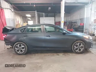 2019 Kia Forte LXS z VIN 3KPF24AD4KE061732, wystawiony jako IAAI lot #42286271 z przebiegiem 96 935 mil mil oraz . Historia ofert i sprzedaży dostępna na DreamBid. Obrazek 13.