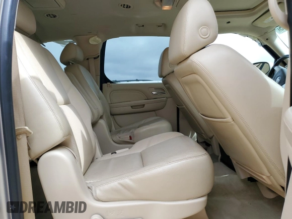 2008 Cadillac Escalade ESV z VIN 1GYFK668X8R195644, wystawiony jako Copart lot #51516375 z przebiegiem 212 510 mil mil oraz Szkoda całkowita • Salvage title. Historia ofert i sprzedaży dostępna na DreamBid. Obrazek 12.