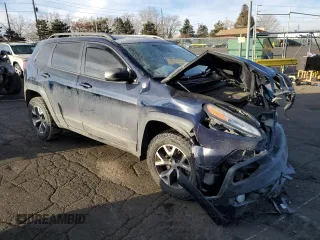 2014 Jeep Cherokee Trailhawk with VIN 1C4PJMBS3EW237636, listed as a Copart auction lot 44517845 with 105,956 mi miles and Salvage Title. Bid and sale history available at carsss.com. Image 4.