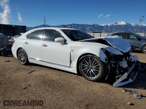 2013 Lexus LS 460 z VIN JTHCL5EFXD5017295, wystawiony jako Copart lot #88172535 z przebiegiem 118 639 mil mil oraz Szkoda całkowita • Salvage title. Historia ofert i sprzedaży dostępna na DreamBid. Obrazek 4.