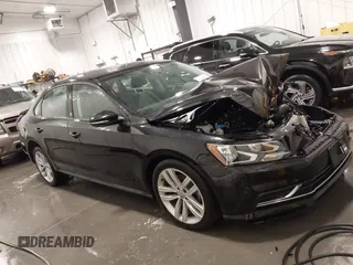 2019 Volkswagen Passat Wolfsburg Edition z VIN 1VWLA7A36KC004077, wystawiony jako IAAI lot #42164379 z przebiegiem 50 498 mil mil oraz . Historia ofert i sprzedaży dostępna na DreamBid. Obrazek 14.