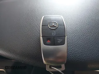2021 Mercedes-Benz C 300 z VIN W1KWF8EB6MR646927, wystawiony jako IAAI lot #41645450 z przebiegiem 53 464 mil mil oraz . Historia ofert i sprzedaży dostępna na DreamBid. Obrazek 11.