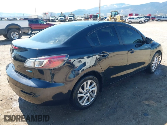 2013 Mazda 3 i Touring z VIN JM1BL1V7XD1821599, wystawiony jako IAAI lot #42050760 z przebiegiem 129 006 mil mil oraz . Historia ofert i sprzedaży dostępna na DreamBid. Obrazek 4.