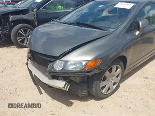 2007 Honda Civic LX z VIN 1HGFA16507L002857, wystawiony jako IAAI lot #42187455 z przebiegiem 111 591 mil mil oraz . Historia ofert i sprzedaży dostępna na DreamBid. Obrazek 6.