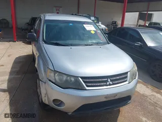 2007 Mitsubishi Outlander ES with VIN JA4MS31X17Z008178, listed as a IAAI auction lot 41809924 with 262,004 mi miles. Bid and sale history available at carsss.com. Image 14.