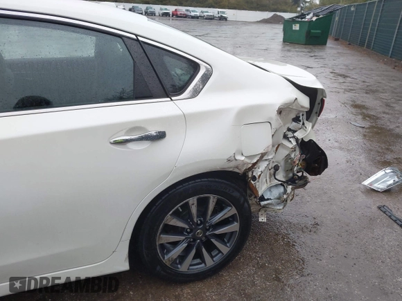 2017 Nissan Altima SV with VIN 1N4AL3AP9HC252290, listed as a IAAI auction lot 41722713 with 93,691 mi miles and . Bid and sale history available at DreamBid. Image 6.