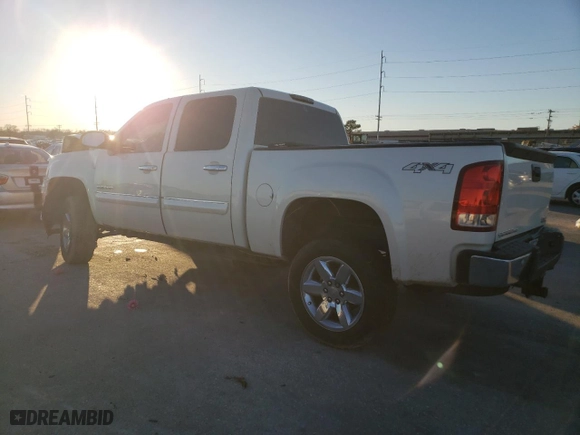 2013 GMC Sierra 1500 SLT with VIN 3GTP2WE76DG365849, listed as a Copart auction lot 46502855 with 0 mi miles and Salvage Title. Bid and sale history available at carsss.com. Image 2.