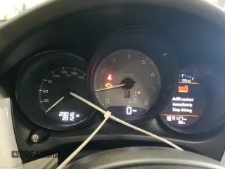 2022 Porsche Macan S z VIN WP1AG2A55NLB23934, wystawiony jako Copart lot #61139885 z przebiegiem 23 012 mil mil oraz Szkoda całkowita • Salvage title. Historia ofert i sprzedaży dostępna na DreamBid. Obrazek 9.
