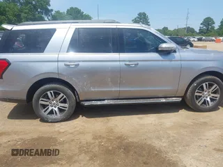 2022 Ford Expedition XLT z VIN 1FMJU1HTXNEA49452, wystawiony jako IAAI lot #41981687 z przebiegiem 42 396 mil mil oraz . Historia ofert i sprzedaży dostępna na DreamBid. Obrazek 13.
