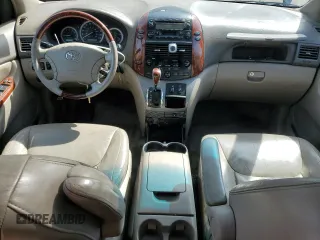 2004 Toyota Sienna XLE with VIN 5TDBA22C24S002697, listed as a Copart auction lot 54633065 with 241,447 mi miles and Clean Title. Bid and sale history available at carsss.com. Image 8.