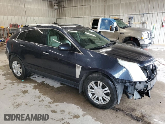 2016 Cadillac SRX Luxury Collection z VIN 3GYFNEE30GS583467, wystawiony jako Copart lot #57831135 z przebiegiem 139 890 mil mil oraz Szkoda całkowita • Salvage title. Historia ofert i sprzedaży dostępna na DreamBid. Obrazek 4.