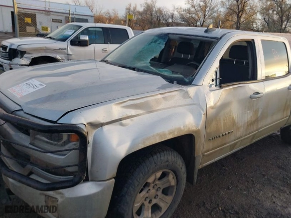 2016 Chevrolet Silverado 1500 LT with VIN 3GCUKREC7GG314592, listed as a IAAI auction lot 40813513 with 294,048 mi miles. Bid and sale history available at carsss.com. Image 6.